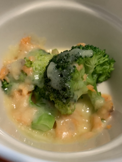 鮭が少しあったのでツナの代わりに。息子がパクパク食べました！