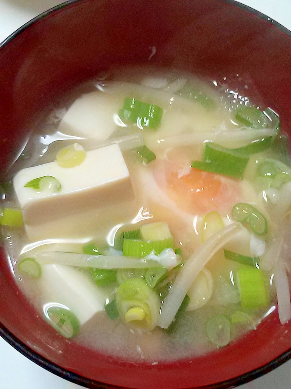 3種の野菜と卵と豆腐の味噌汁