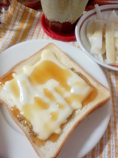 粒マスタードとろ～りチーズのハニートースト