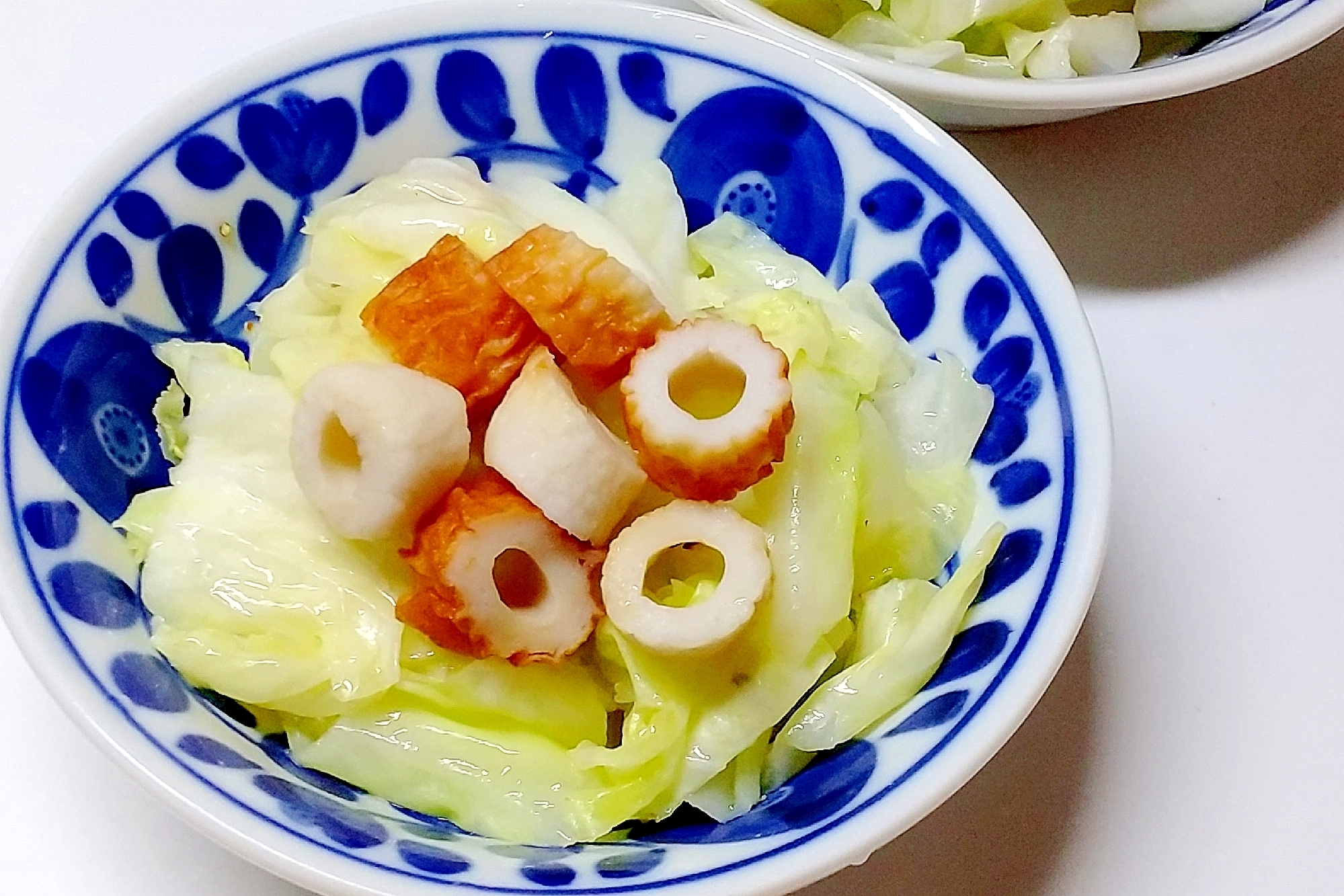 朝食に、ささっとキャベツとちくわの電子レンジ蒸し