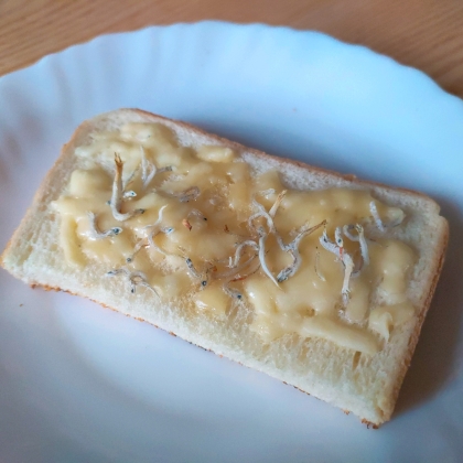 しらすのトースト☆はちみつチーズ