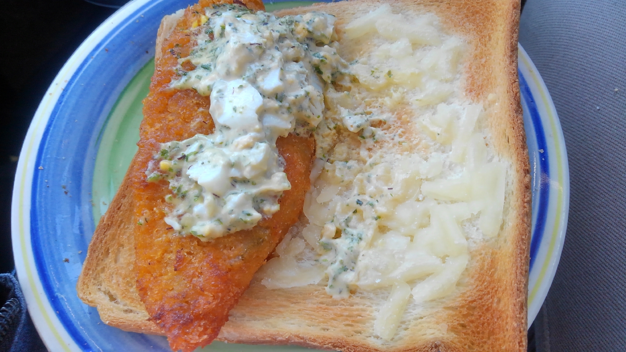 白身魚フライ…タルタルチーズトースト