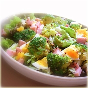 野菜と卵、ハムのオリーブオイル粒マスタードサラダ