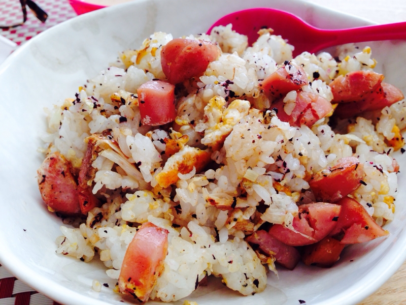 主婦の手抜きゆかりチャーハン お一人ランチ レシピ 作り方 By 楽天レシピ 主婦の手抜きゆかりチャーハン お一人ランチ レシピ 作り方 By 楽天レシピ