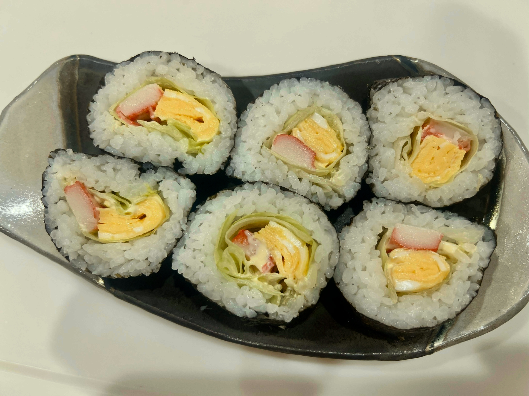 卵とカニカマレタスのサラダロール