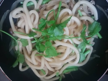 しめじたっぷり入れて☆温か豚しめじうどん