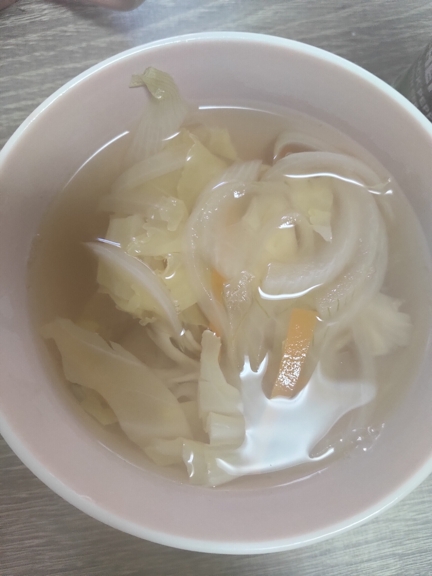 舞茸と野菜のコンソメスープ