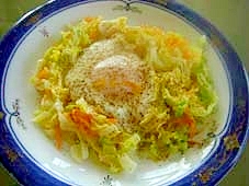 レンジで簡単・ヘルシー！サラダのような巣ごもり卵 レシピ・作り方 by 