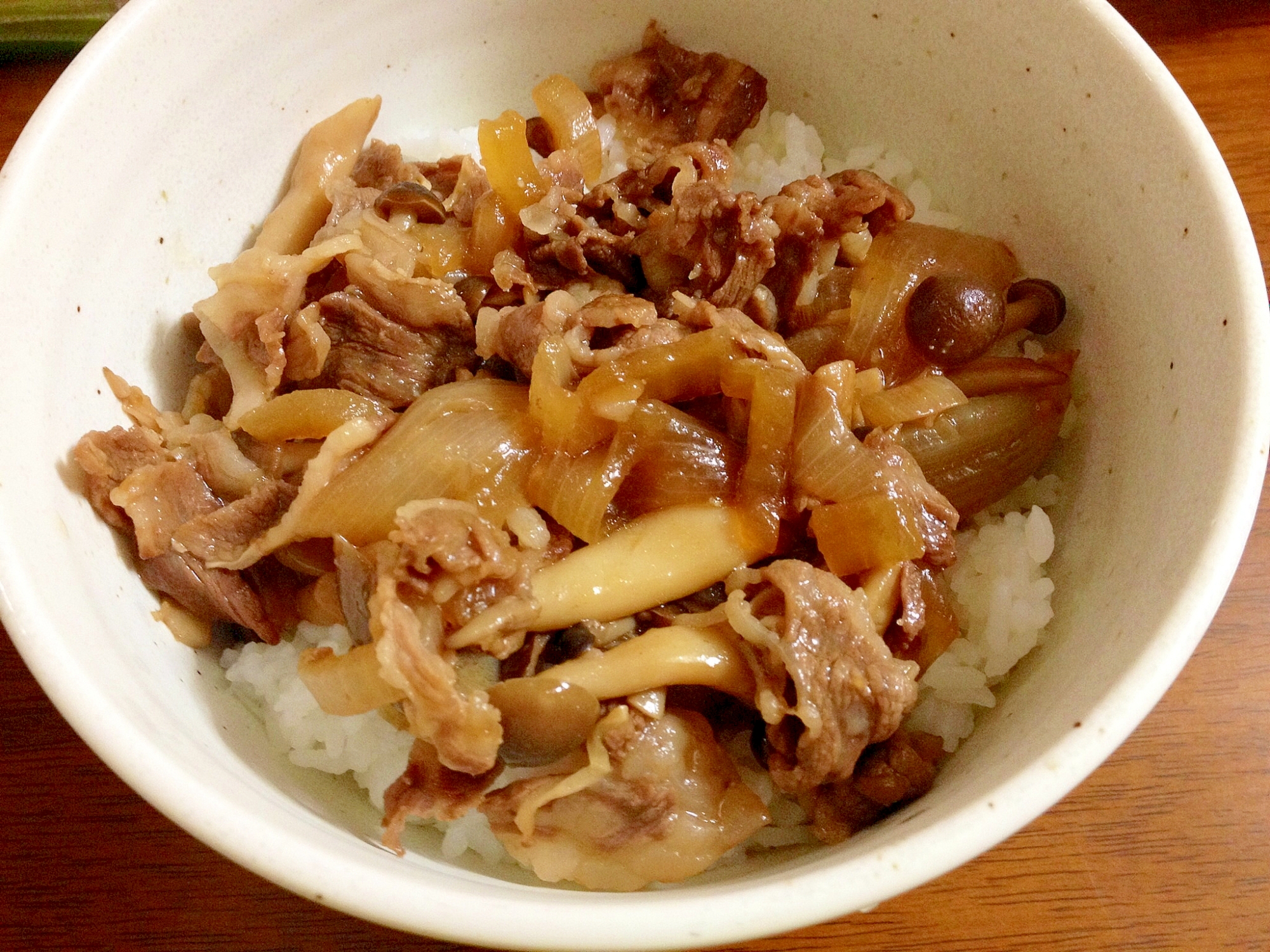 新玉ねぎの生姜ニンニク牛丼