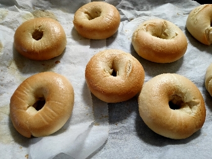 モチモチに美味しくできました。
チーズとかいろいろ挟んで食べたいと思います。