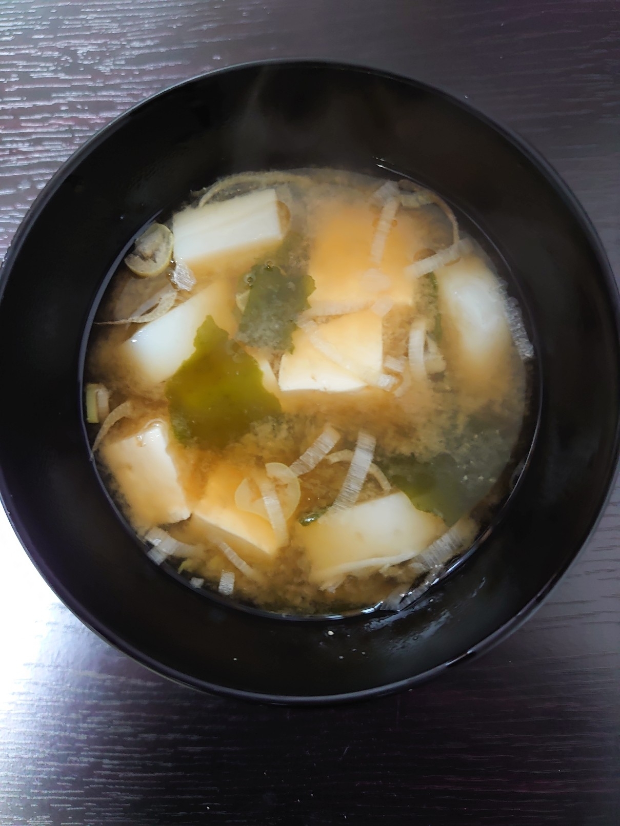 かまぼこ豆腐わかめのおみそ汁