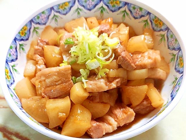 大量消費にも!豚バラと大根のレンジからの甘辛煮♪