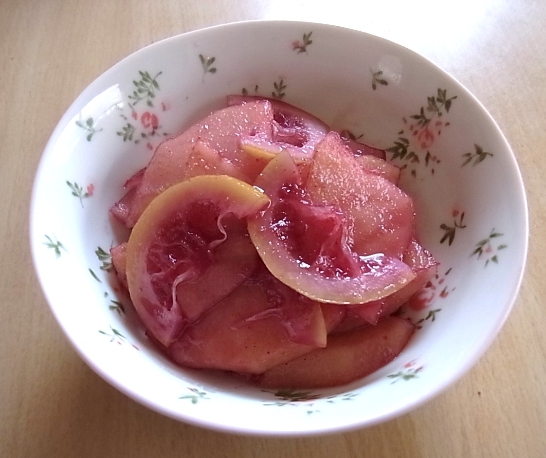 りんごの塩麹入りレモンワイン煮