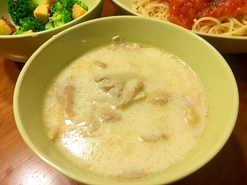 鶏肉とキノコのスープ