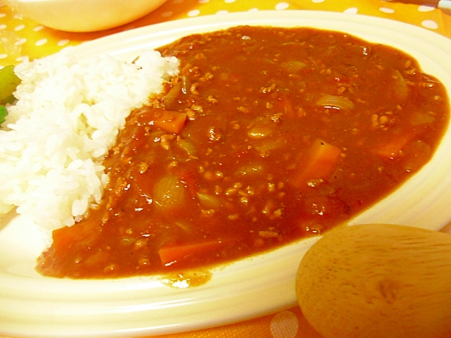 トマト缶入り　さっぱり味のハヤシライス