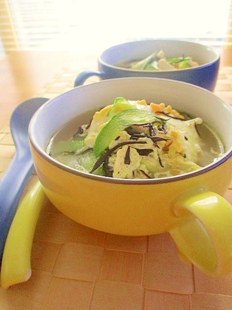 ひじきと豆腐ときゅうりの中華風スープ