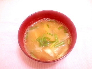 じゃがいもとキャベツのお味噌汁 レシピ 作り方 By 仄香 楽天レシピ じゃがいもとキャベツのお味噌汁 レシピ 作り方 By 仄香 楽天レシピ