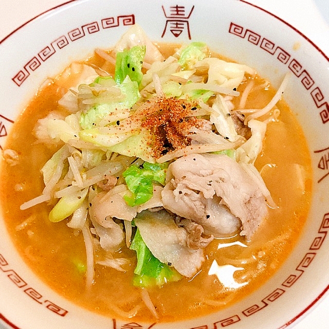 具沢山でいただきます☆濃厚野菜味噌ラーメン