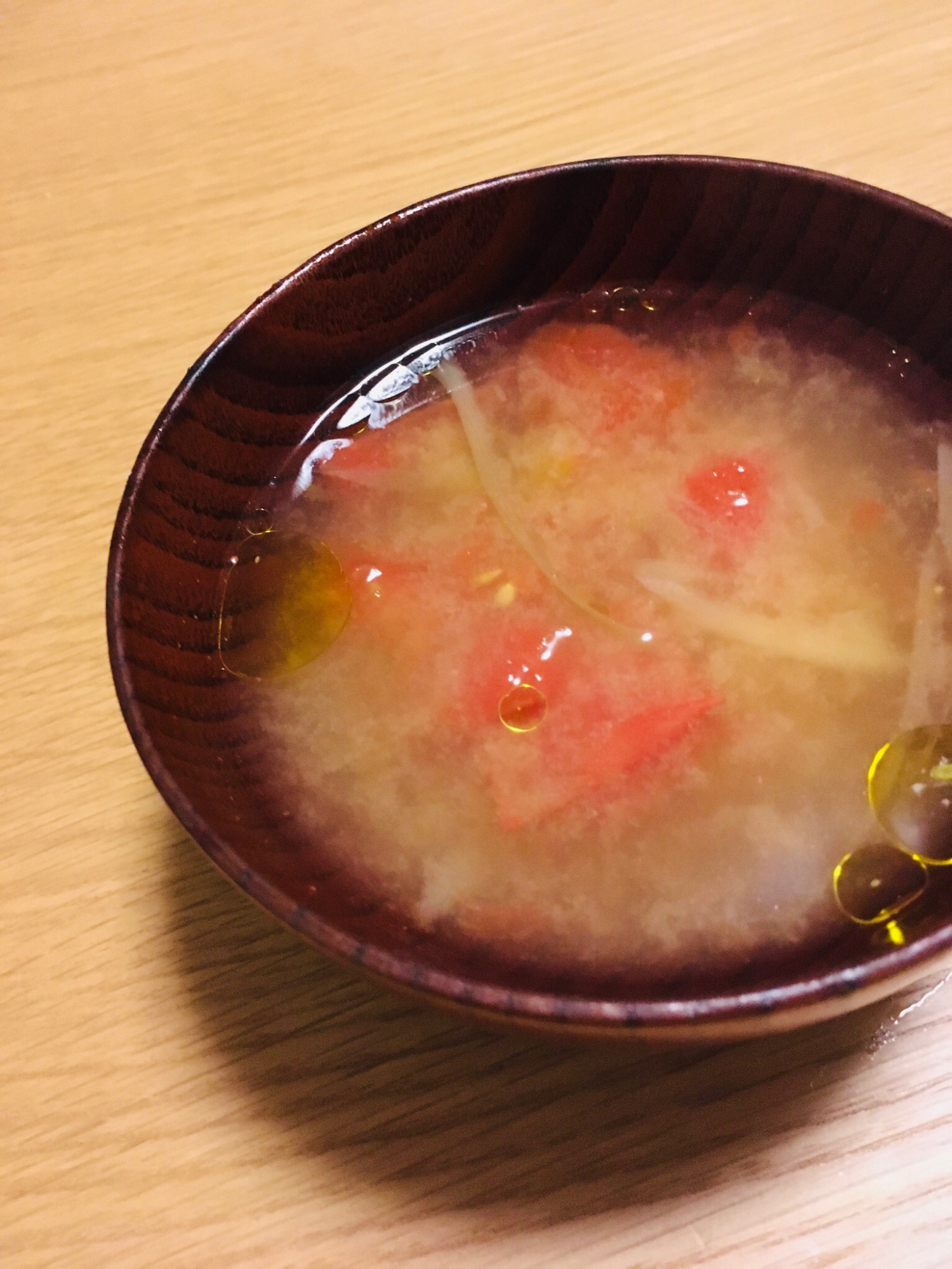 トマトとミョウガでさっぱり味噌汁