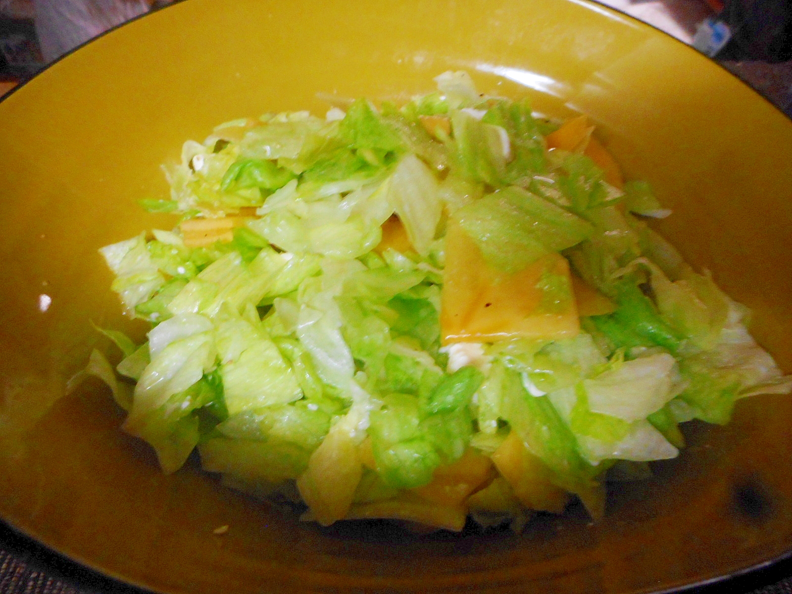 柿とレタスの塩レモンサラダ