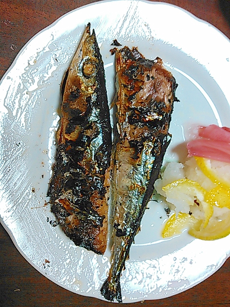 こんがり焼き秋刀魚の柚子おろし添え