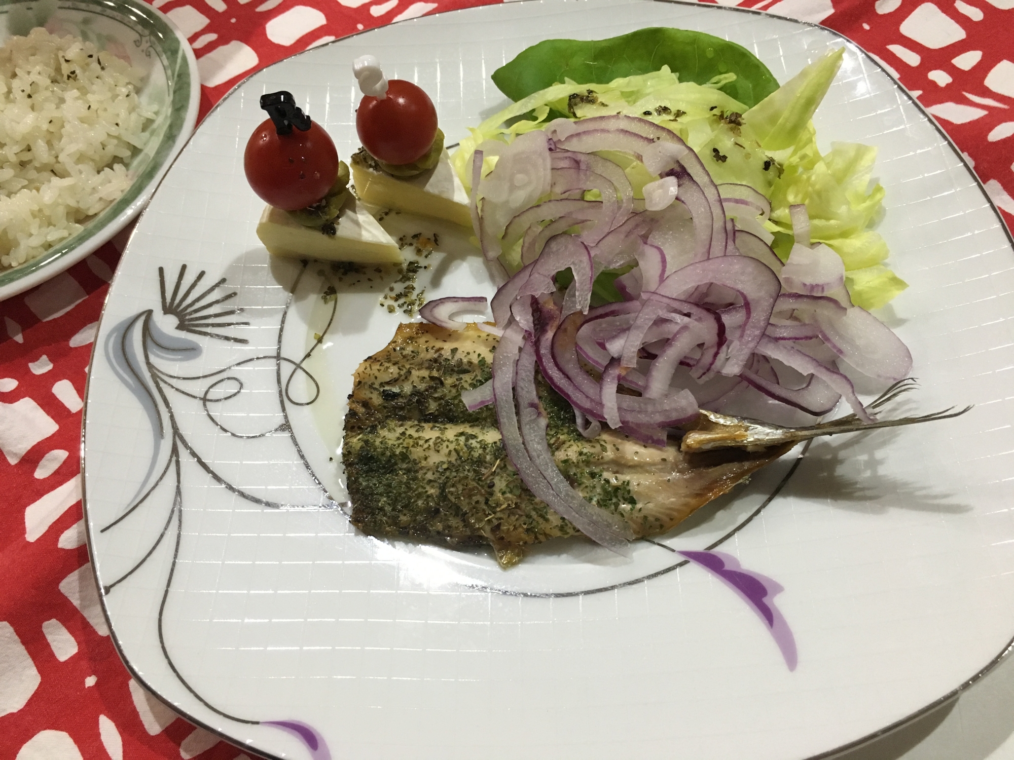 ブリーチーズのバジルソースサラダ