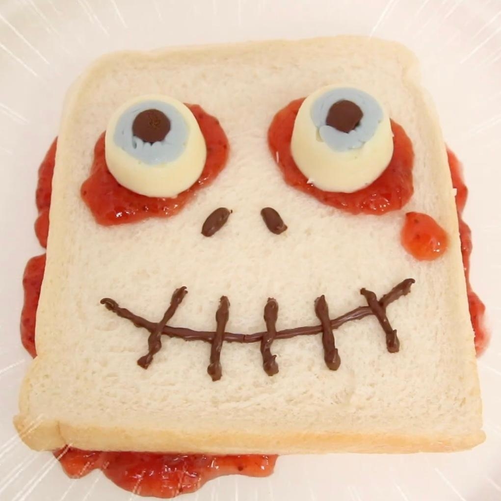 トリックorトリート♪目玉チョコでガイコツパン！