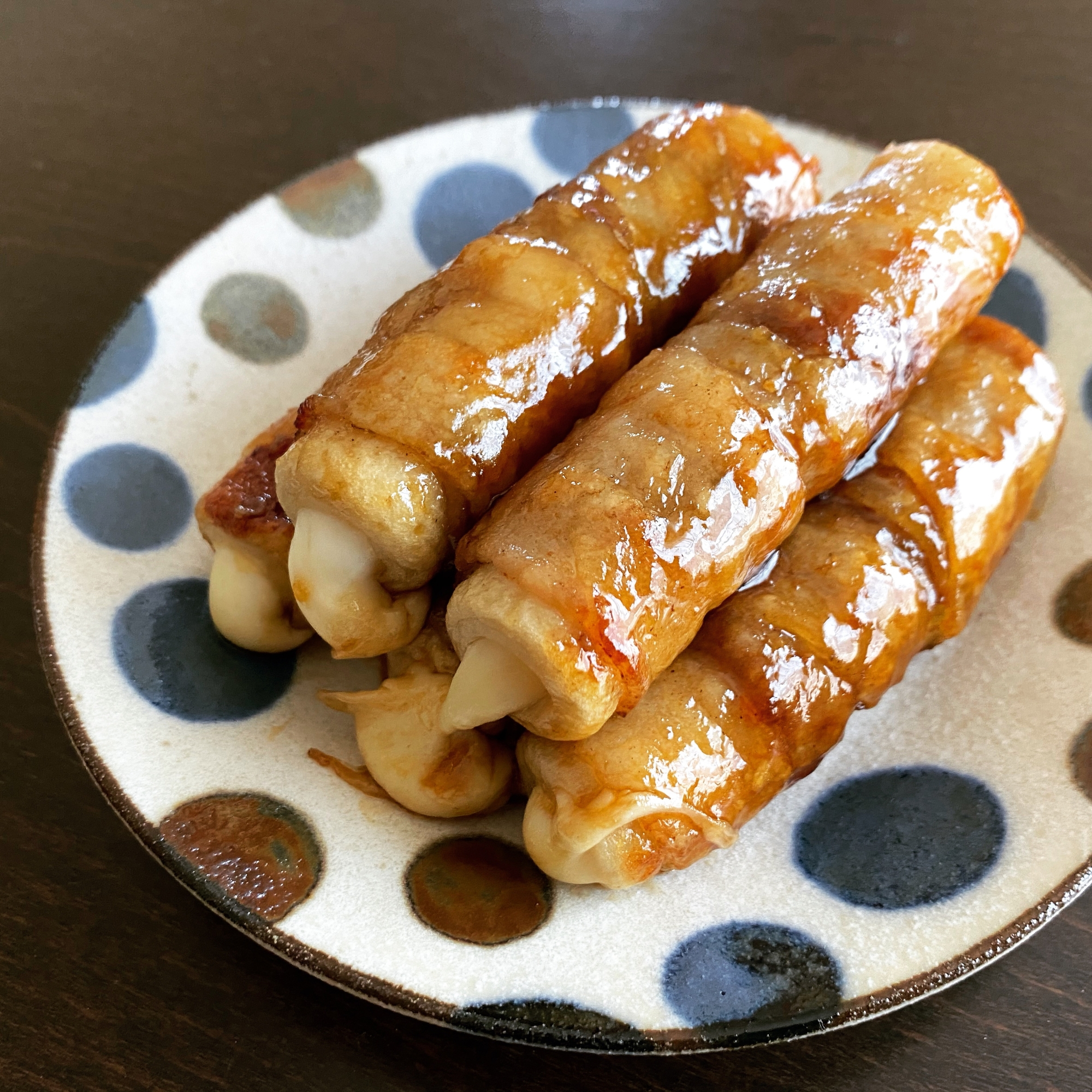 子供が喜ぶ♪のび〜るチーズinちくわの肉巻き