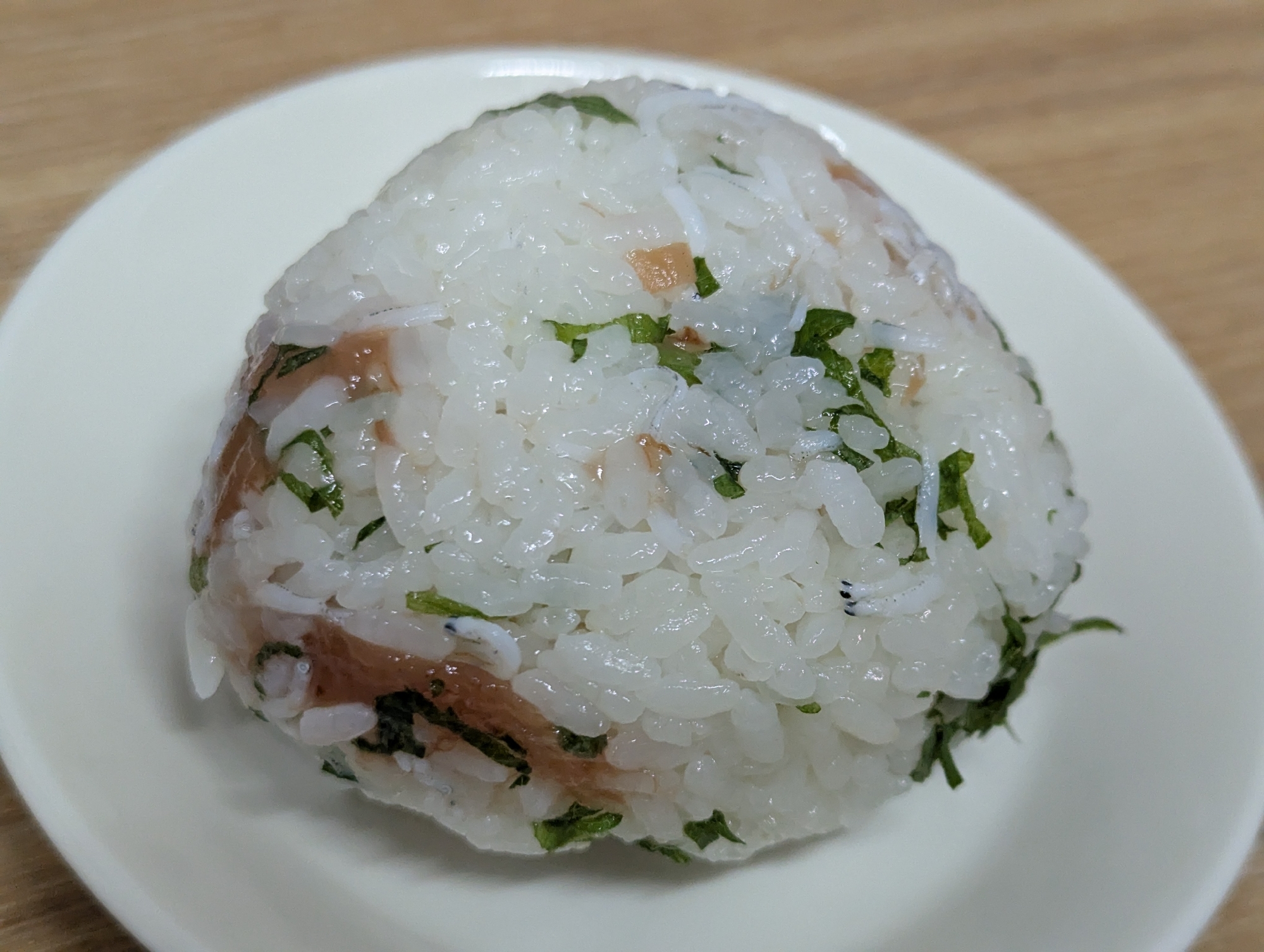 梅、大葉、しらすのおにぎり♪︎