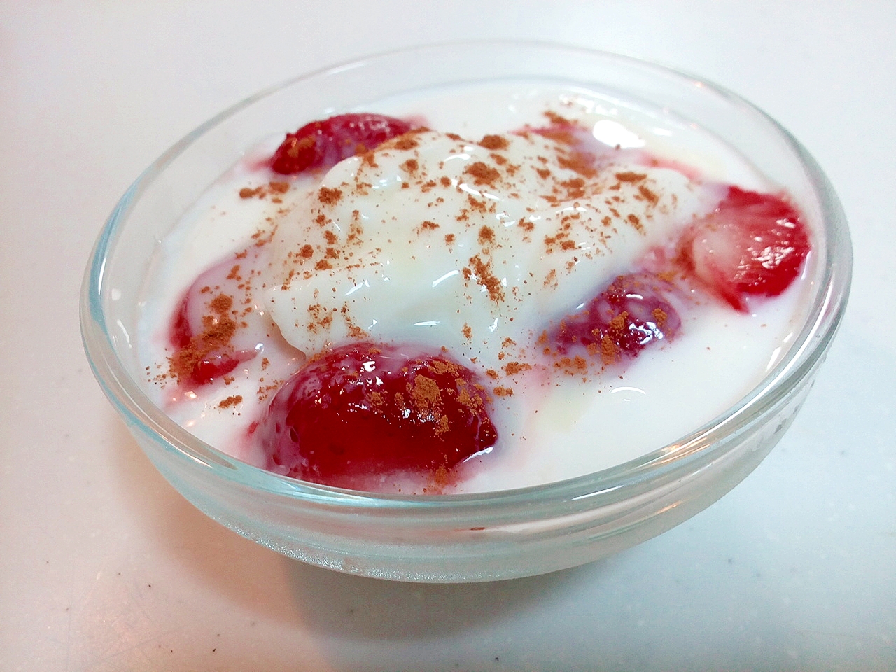 美的　冷凍苺とミルクプリンのヨーグルト