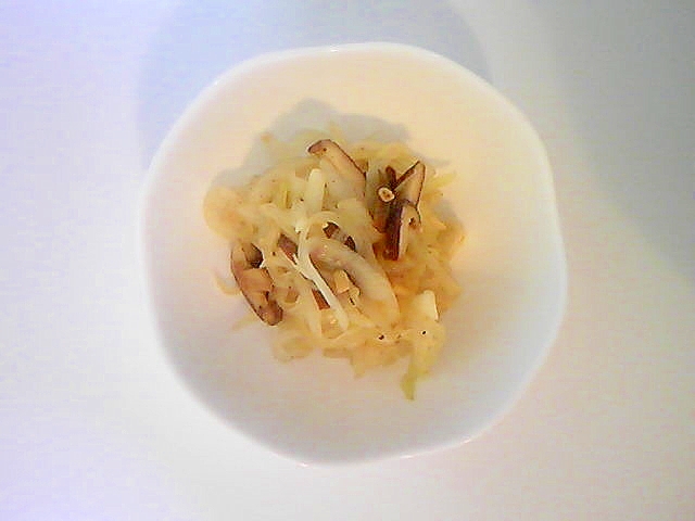 玉ねぎと椎茸のガーリック炒め