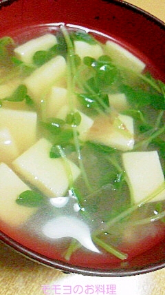 豆苗と高野豆腐のお味噌汁