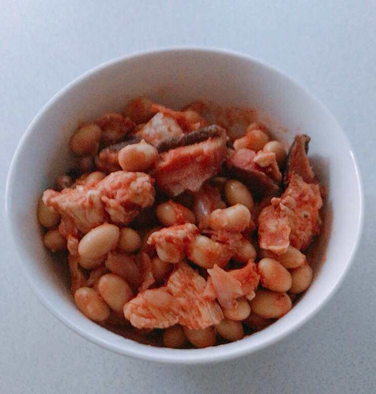 大豆と鶏肉、干し椎茸のトマト煮