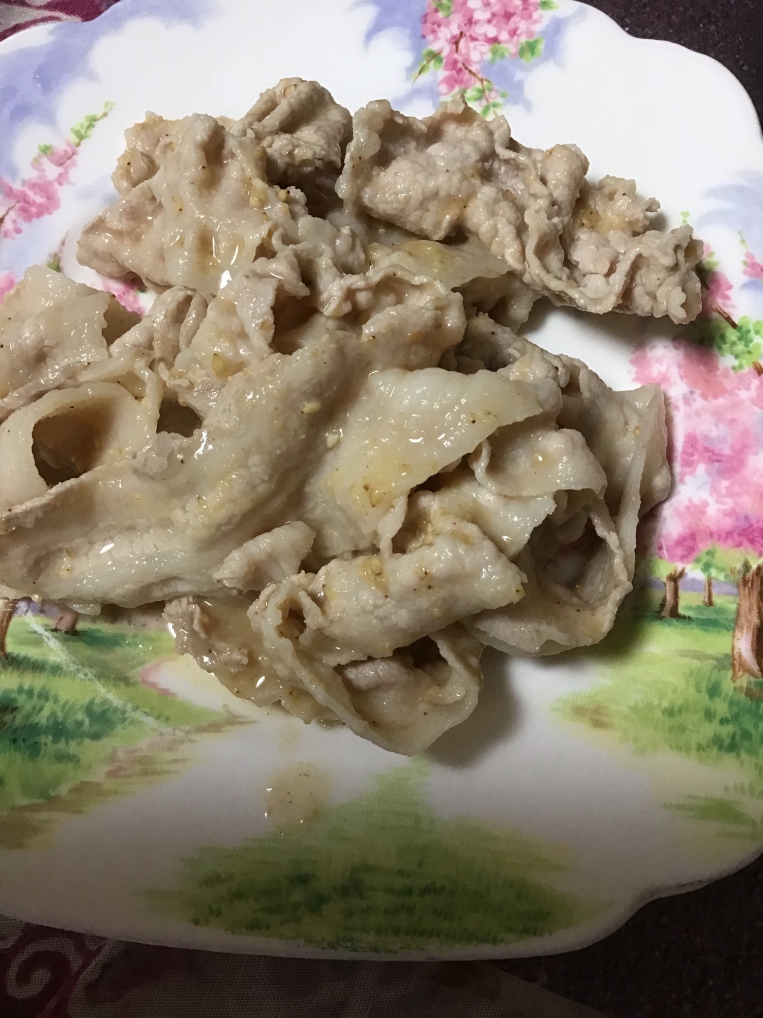 豚しゃぶ用肉、胡麻酢和えサラダ