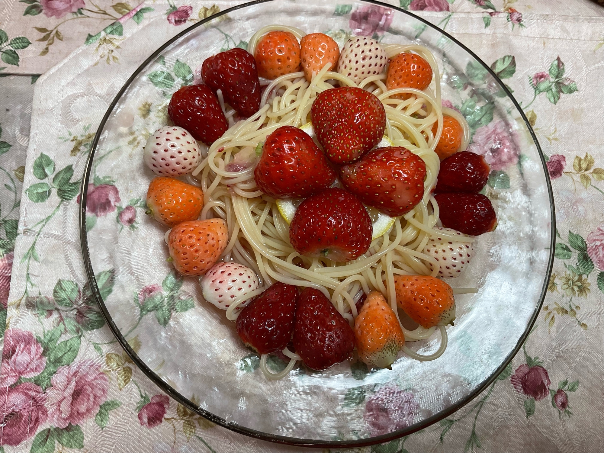 いちごの冷製パスタ