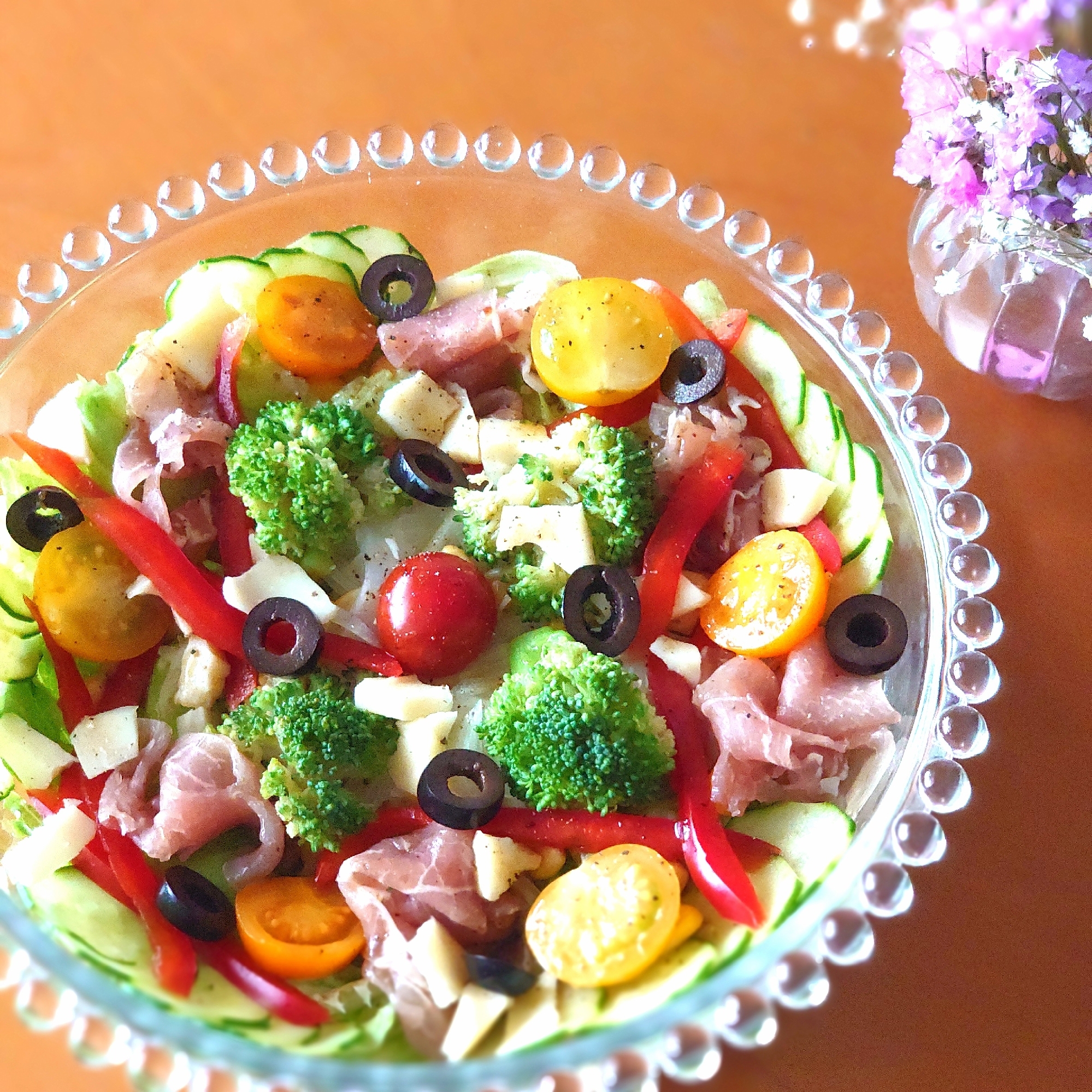 カラフル〜ᕷ˖カラートマトで生ハムサラダꕤ୭*