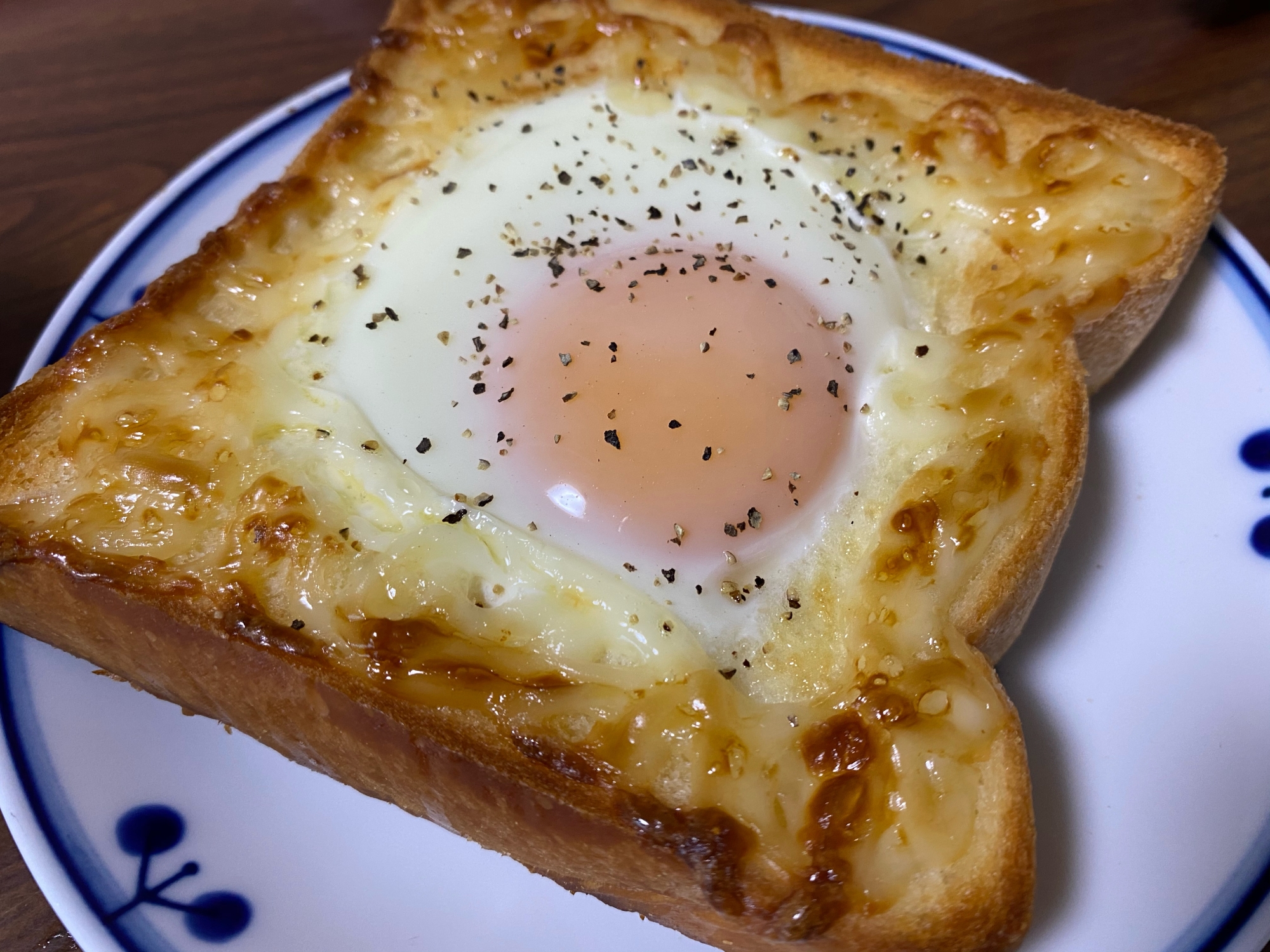 高カロリー注意！目玉焼きマヨトースト☆