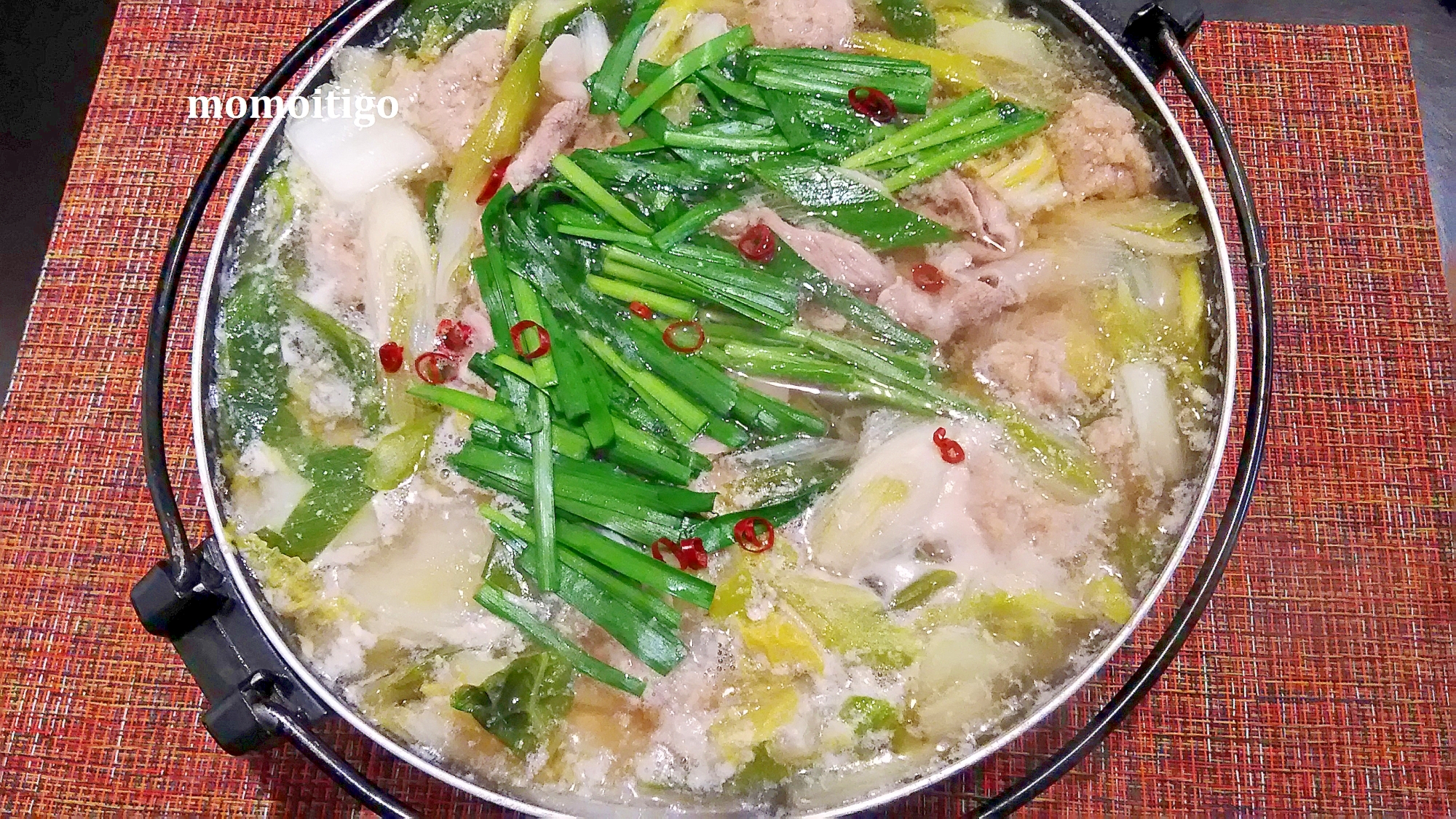 塩糀で☆　ジューシー団子の鶏塩鍋