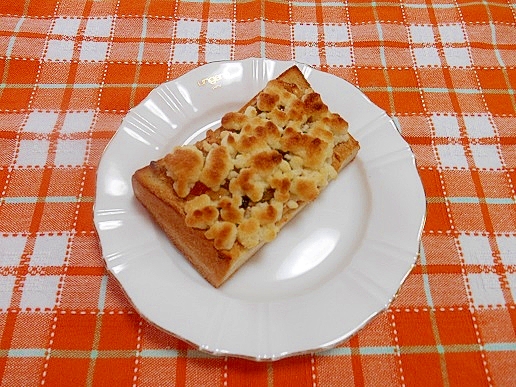 ピーナッツバター＆ドライフルーツクランブルトースト