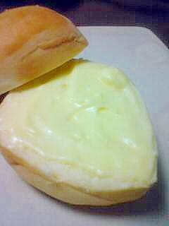 練乳とマーガリンでクリームパン