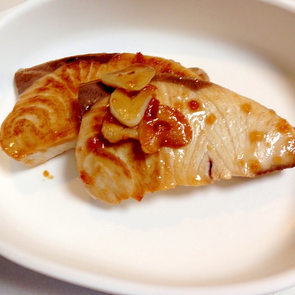 ぶりのお刺身ニンニクソテー D ノ2歳用 レシピ 作り方 By イケッピ 楽天レシピ ぶりのお刺身ニンニクソテー D ノ2歳用 レシピ 作り方 By イケッピ 楽天レシピ