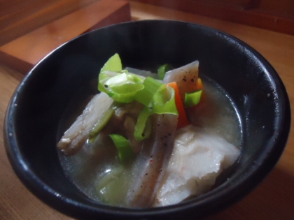 材料が丁度あったので作っちゃいました！お味噌とだしの素を控えめにしましたが、十分いけますよ＾＾体があたたまるし最高に美味しかったです☆