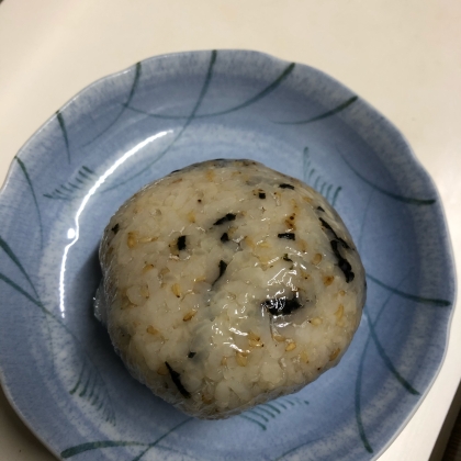 刻み海苔とすりごまの醤油おにぎり