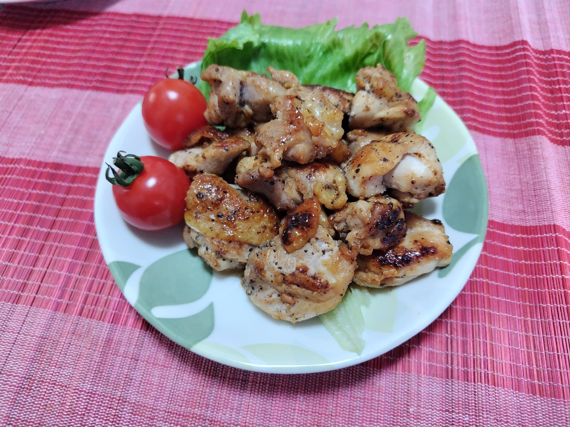 ご飯が進む♪鶏もも肉のレモンペッパー焼き〜