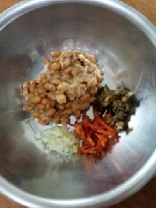 納豆の食べ方 生玉子 漬物混ぜご飯 レシピ 作り方 By Nyan260 楽天レシピ