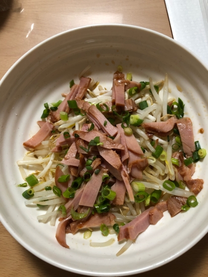 簡単小鉢～もやし・豆苗・焼き豚の炒め