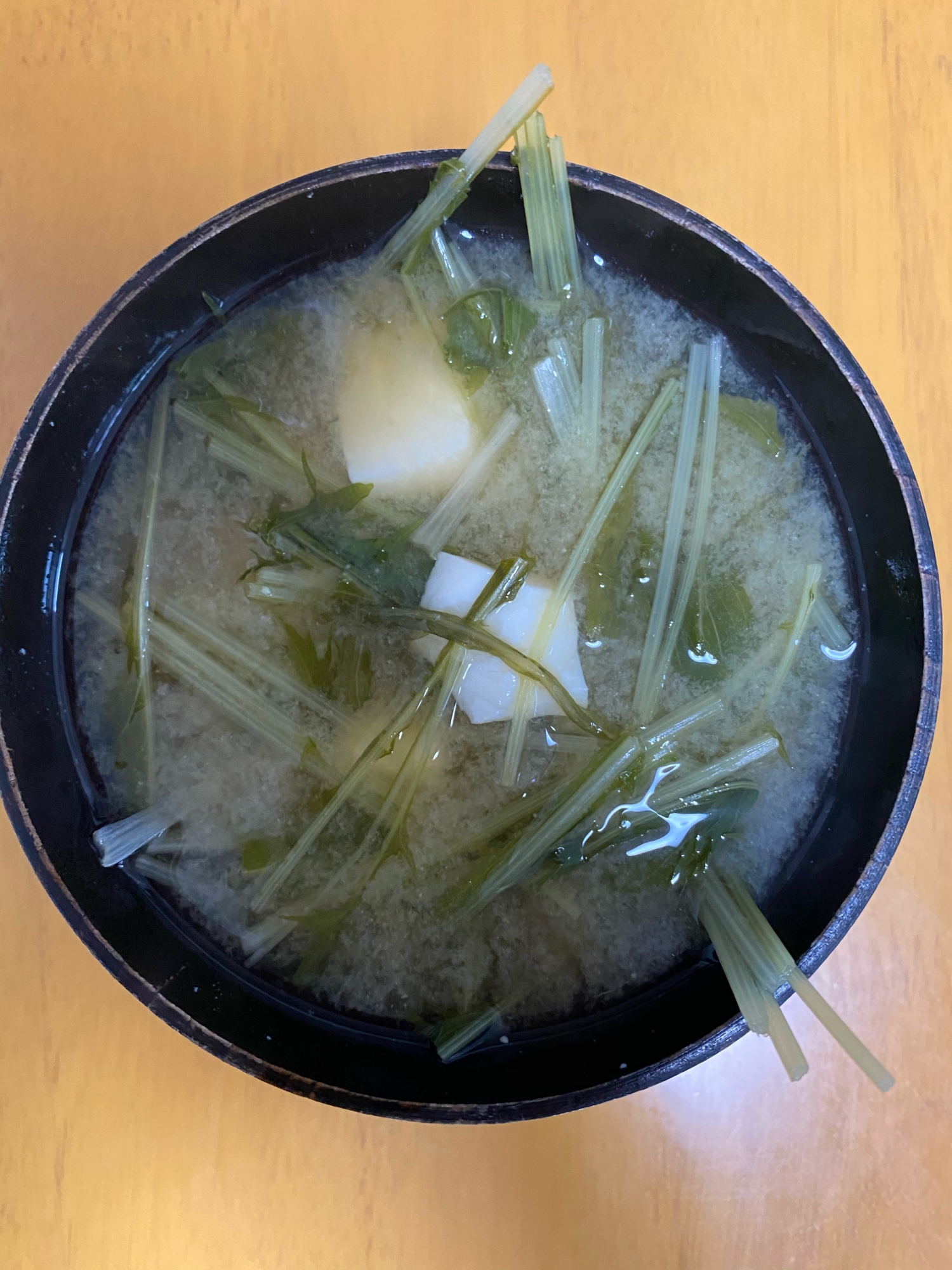水菜と豆腐の味噌汁。