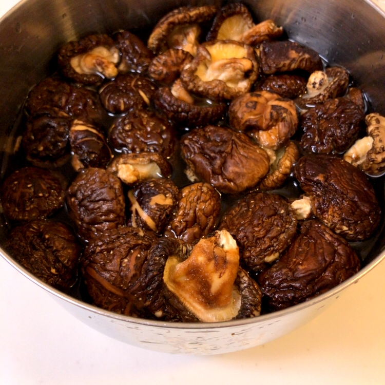 いつもより美味しい 干ししいたけのもどし方 レシピ 作り方 By ゆきのえ 楽天レシピ