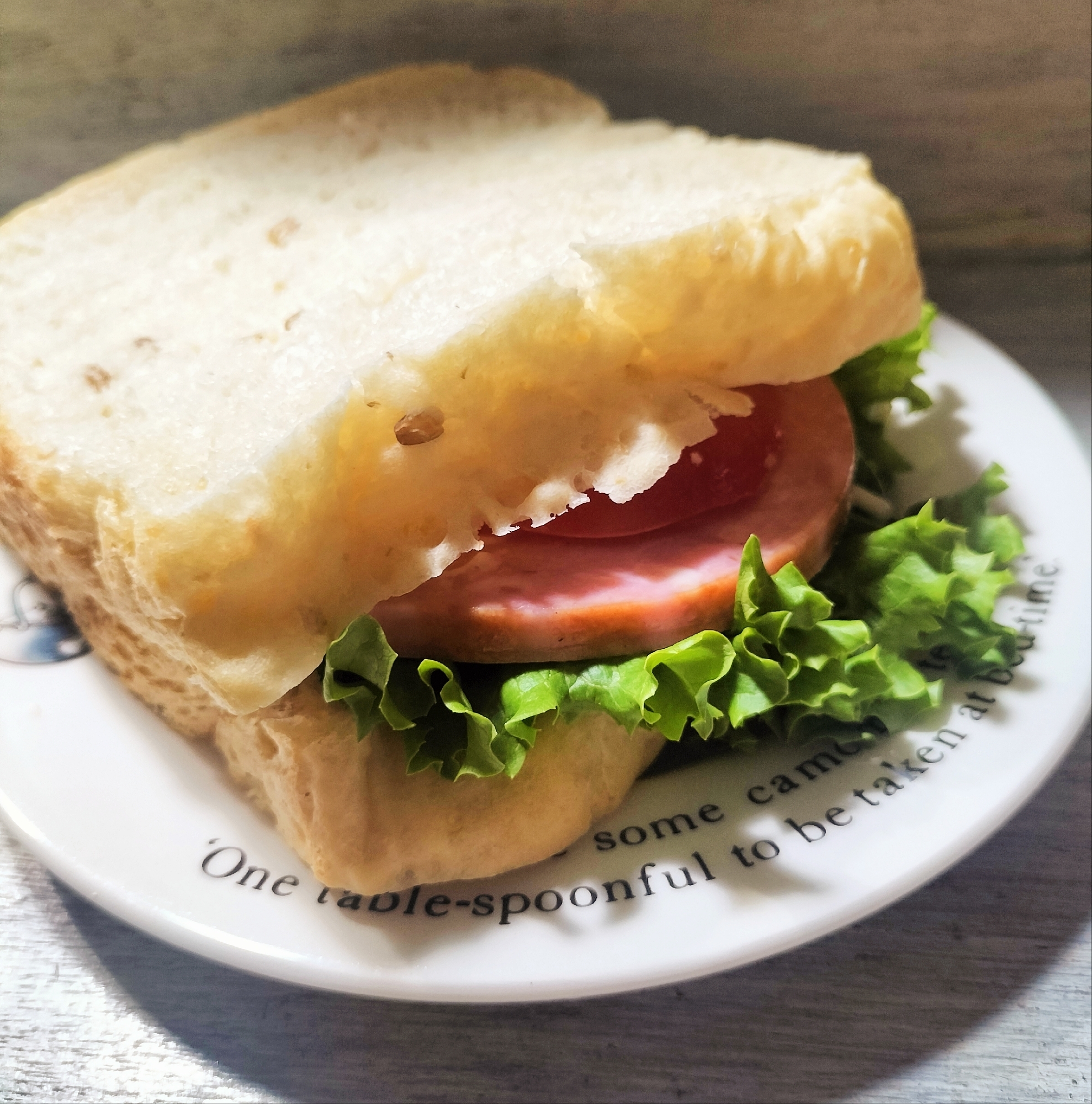 ハムステーキとイルミエクリームチーズのサンドイッチ