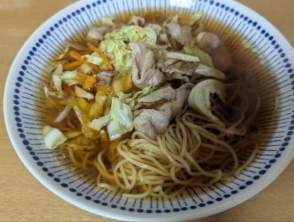 野菜炒めのせ★ラーメン